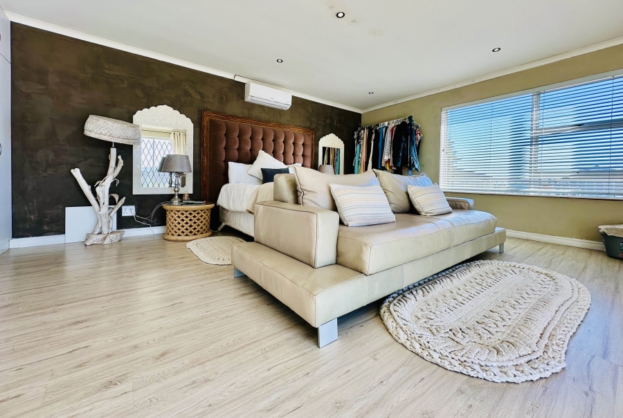 3 Bedroom Property for Sale in De Kelders Western Cape